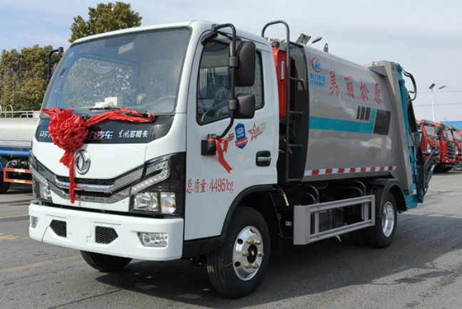 多利卡藍(lán)牌6方壓縮垃圾車-全柴132馬力