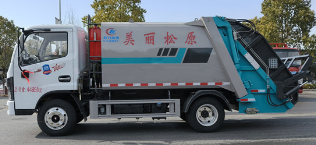 多利卡藍(lán)牌6方壓縮垃圾車-全柴132馬力